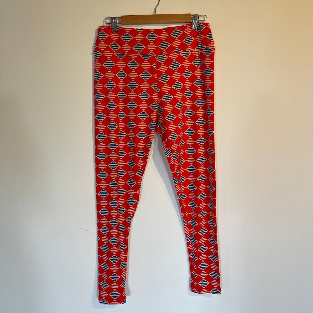 20% off 3+ items. Very cute diamond leggings in Tall & Curvy. NEVER WORN!